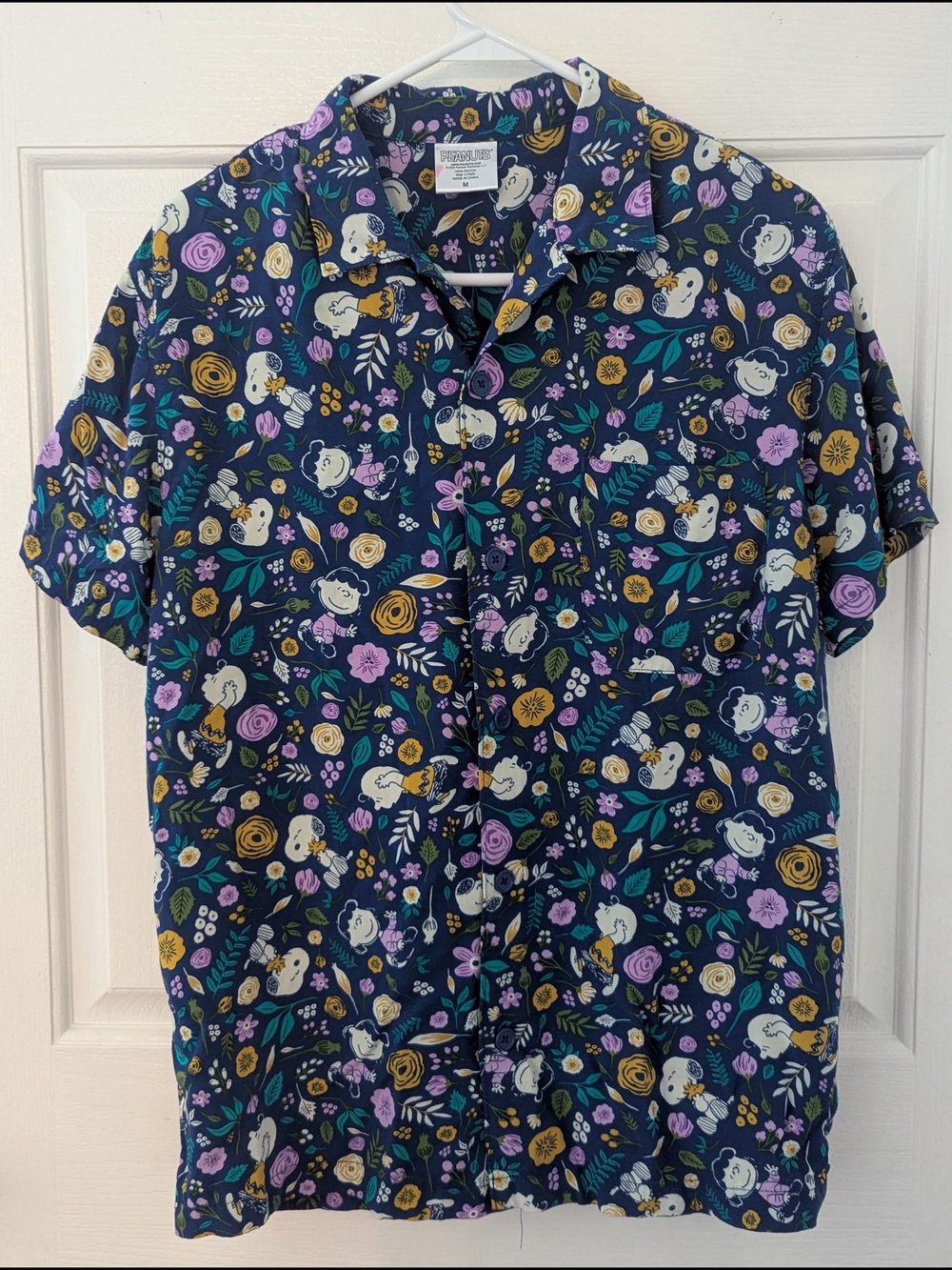 Peanuts Snoopy Shirt Mens Medium Blue Hawaiian Button Down Charlie Brown Lucy